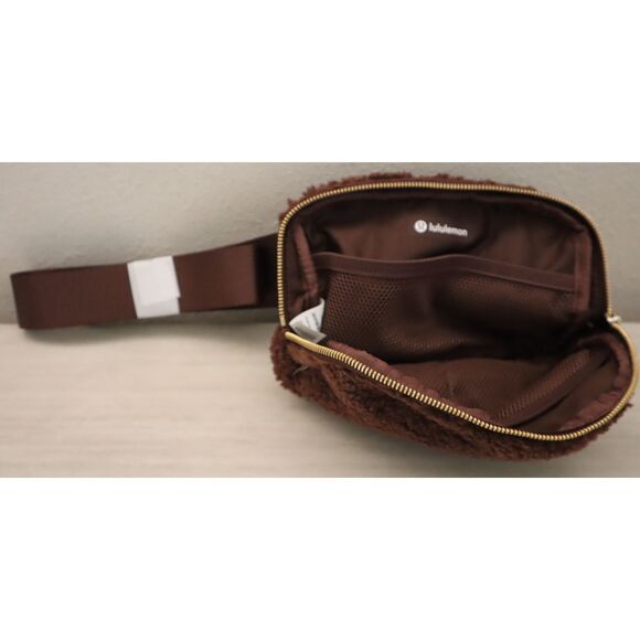 Lululemon LU9B18S Women's O/S Brown/Gold Everywhere Belt Bag *Fleece - Picture 4 of 16
